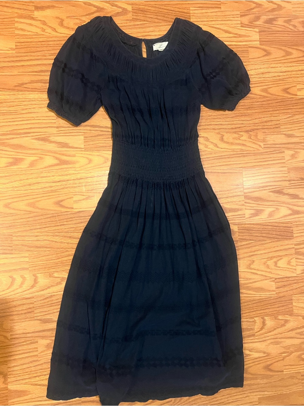 Anthropologie Carissa Maxikleid Navy Smocked Midi Dress with Puff Sleeves